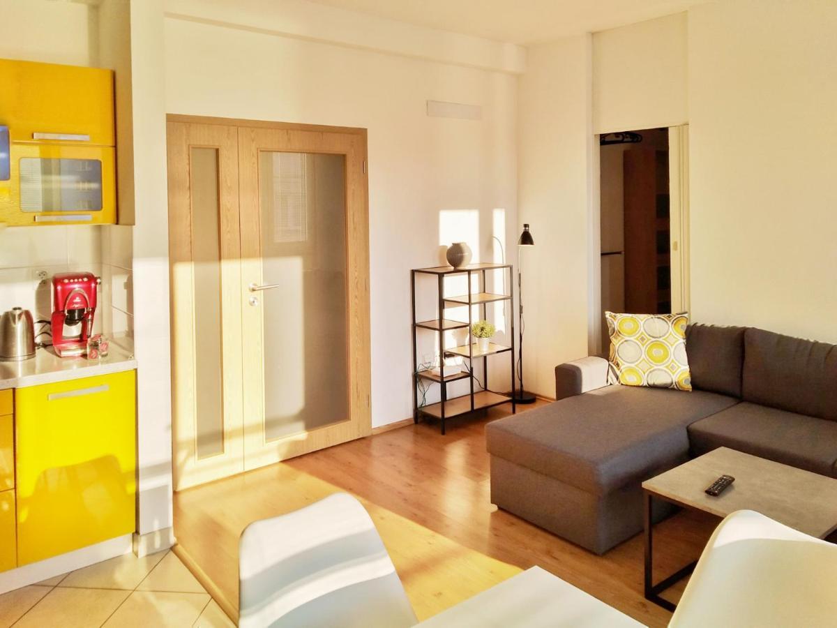 Yellow Apartment Ostrava Exterior photo