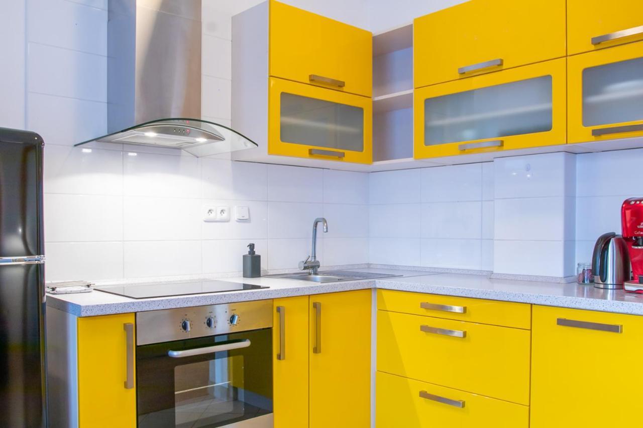 Yellow Apartment Ostrava Exterior photo